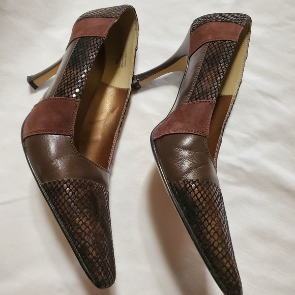 Pointed Toe Dark Brown Pump - Picture 3 of 3